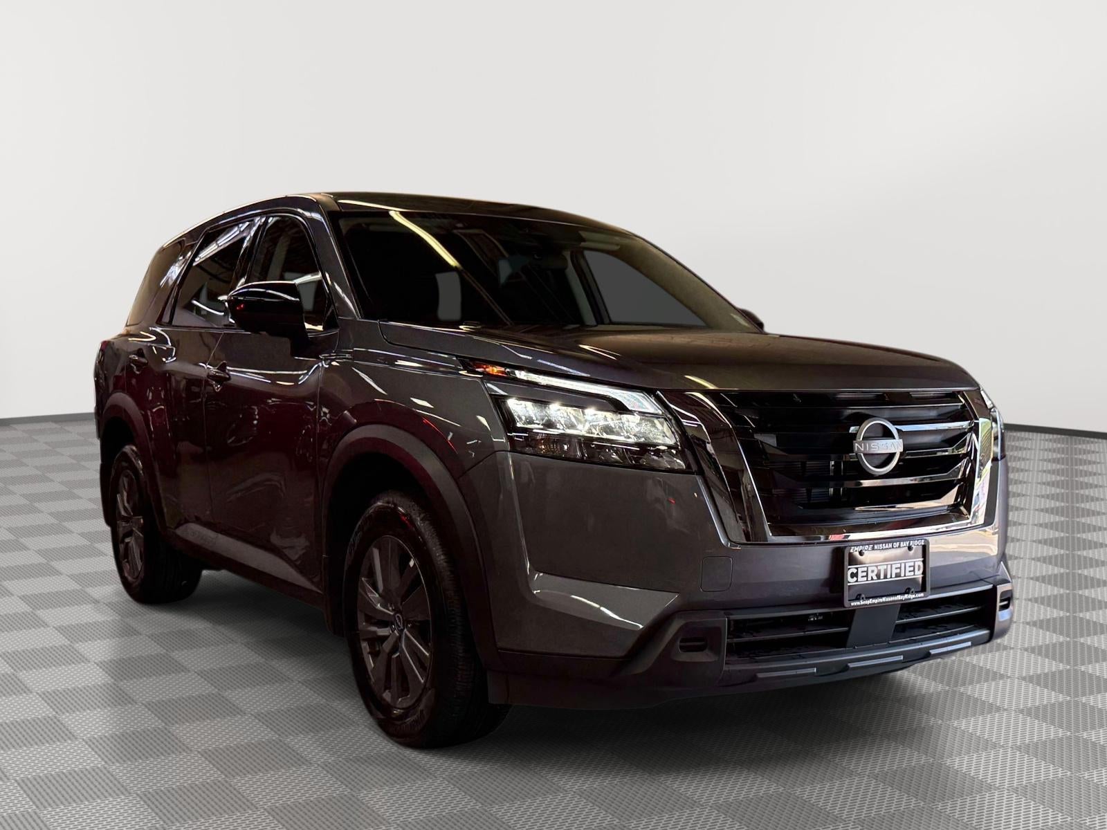 2025 Nissan Pathfinder — side profile view