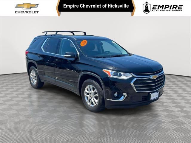 2020 Chevrolet Traverse LT Cloth in Mosaic Black Metallic — front three-quarter view