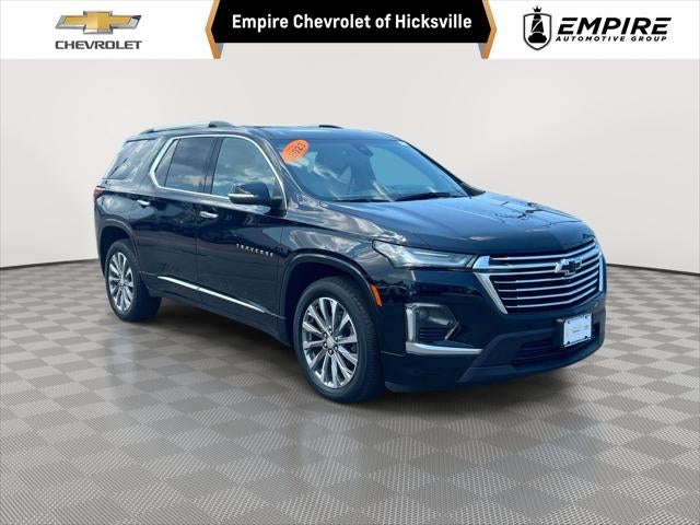 2023 Chevrolet Traverse Premier in Mosaic Black Metallic — front three-quarter view